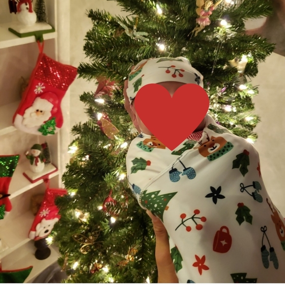 Christmas Swaddle and Beanie Bundle for Newborn - Picture 3 of 3